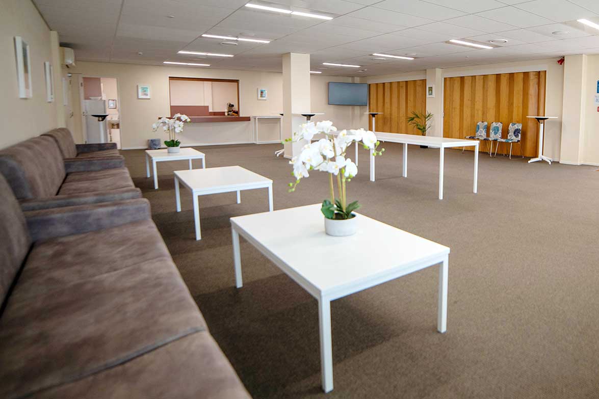 Glen Innes Lounge 1 Closeup